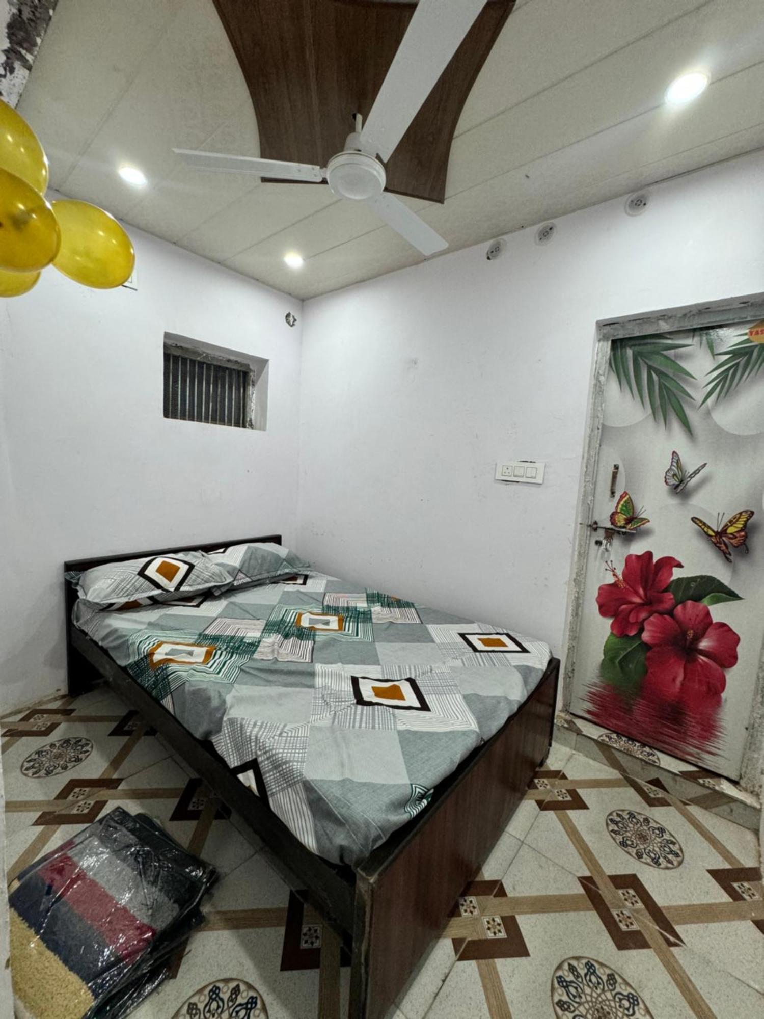 Pakhi Residency Hotel Vrindavan Bagian luar foto