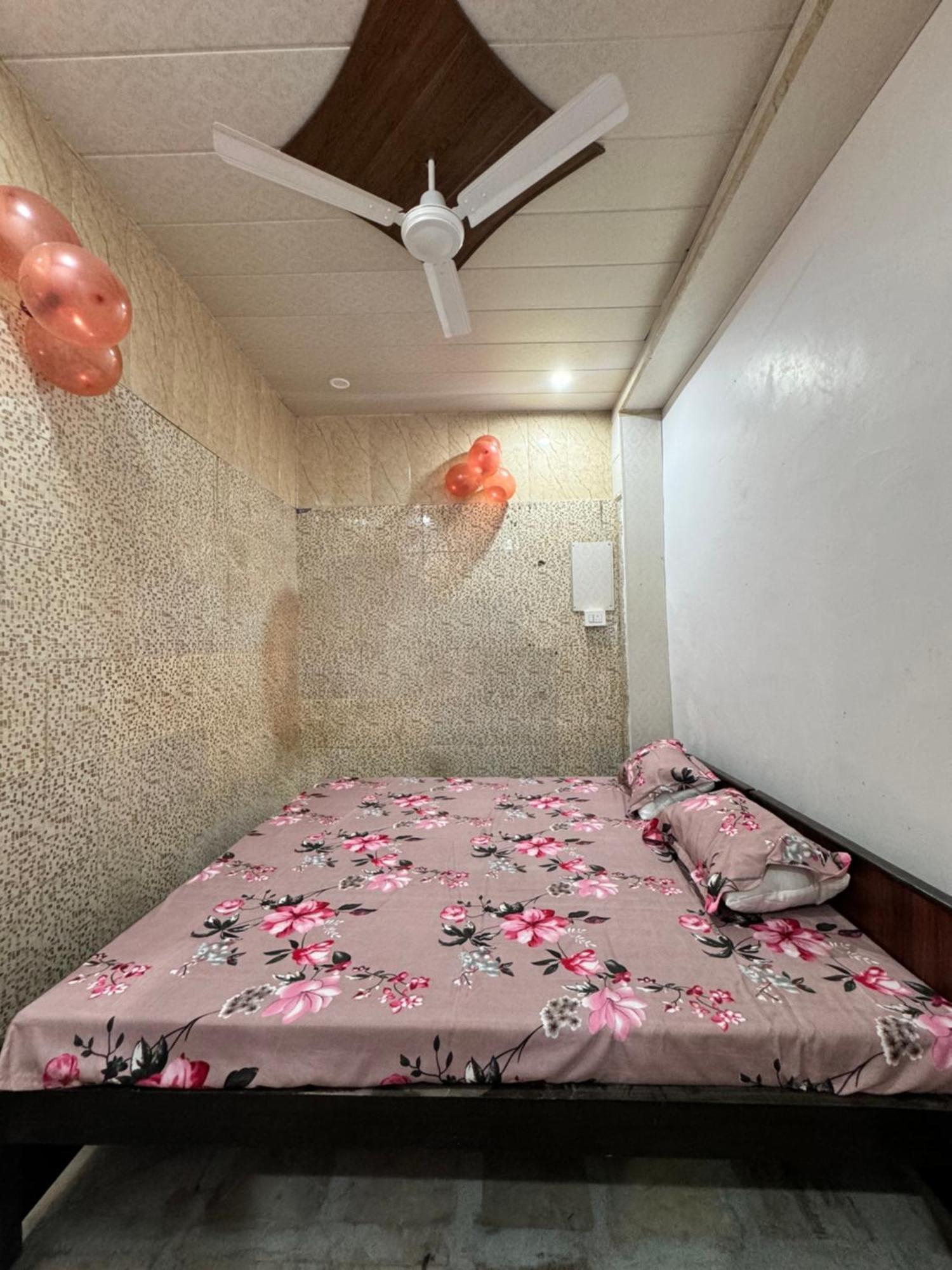 Pakhi Residency Hotel Vrindavan Bagian luar foto