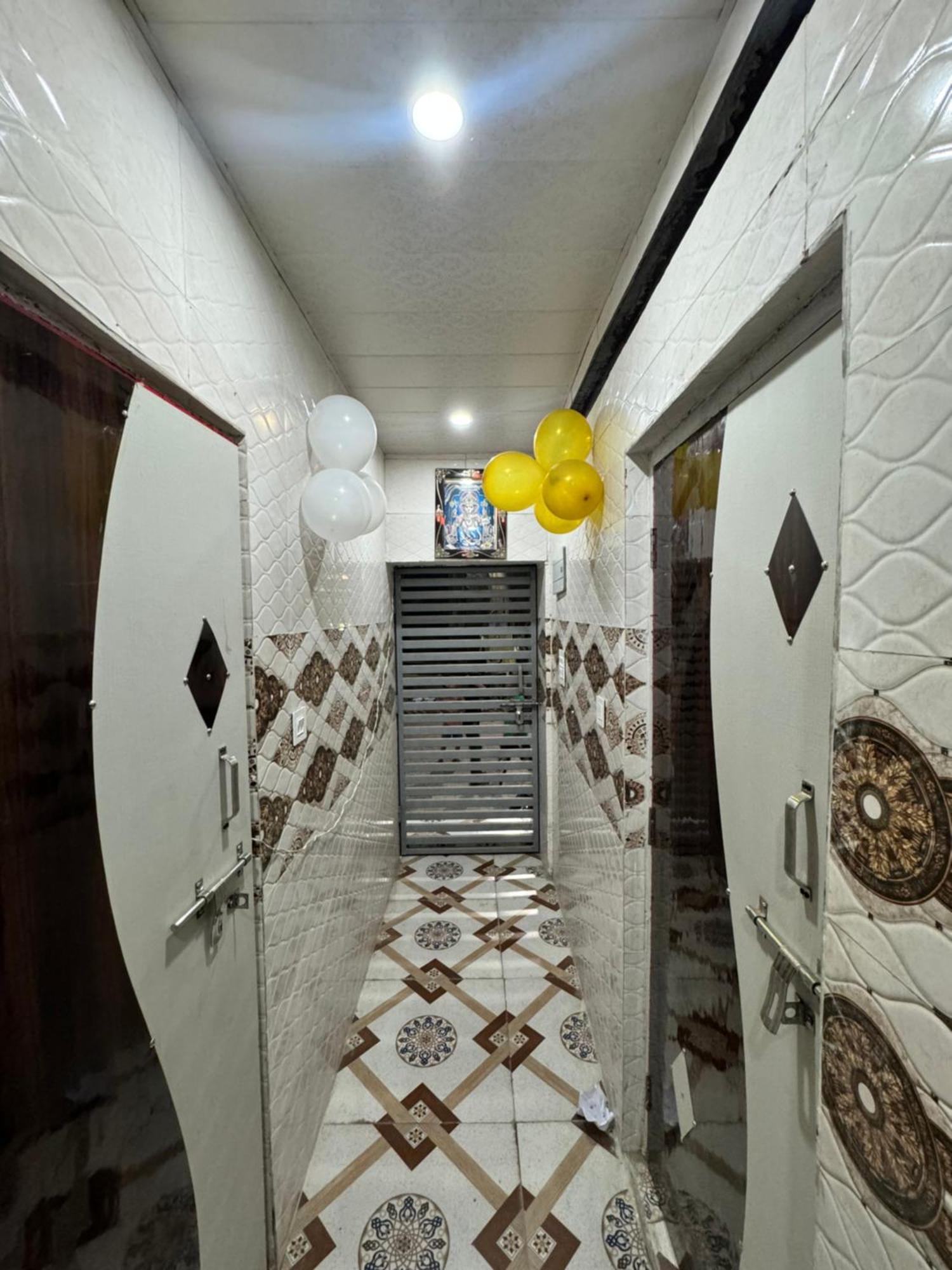 Pakhi Residency Hotel Vrindavan Bagian luar foto