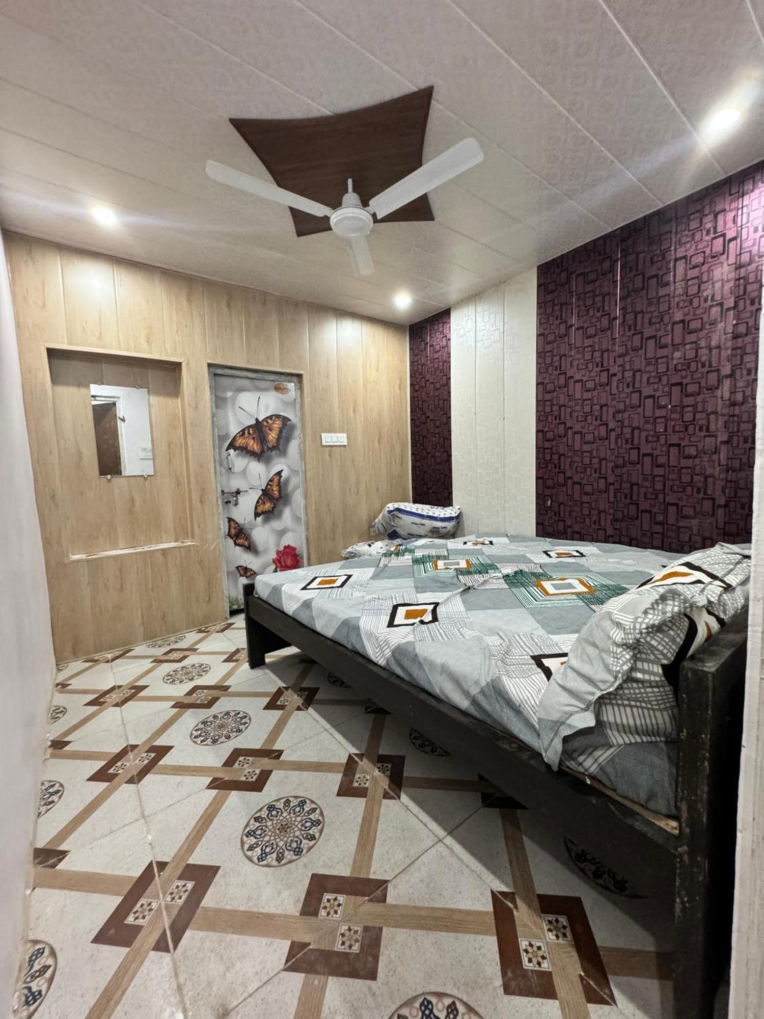 Pakhi Residency Hotel Vrindavan Bagian luar foto