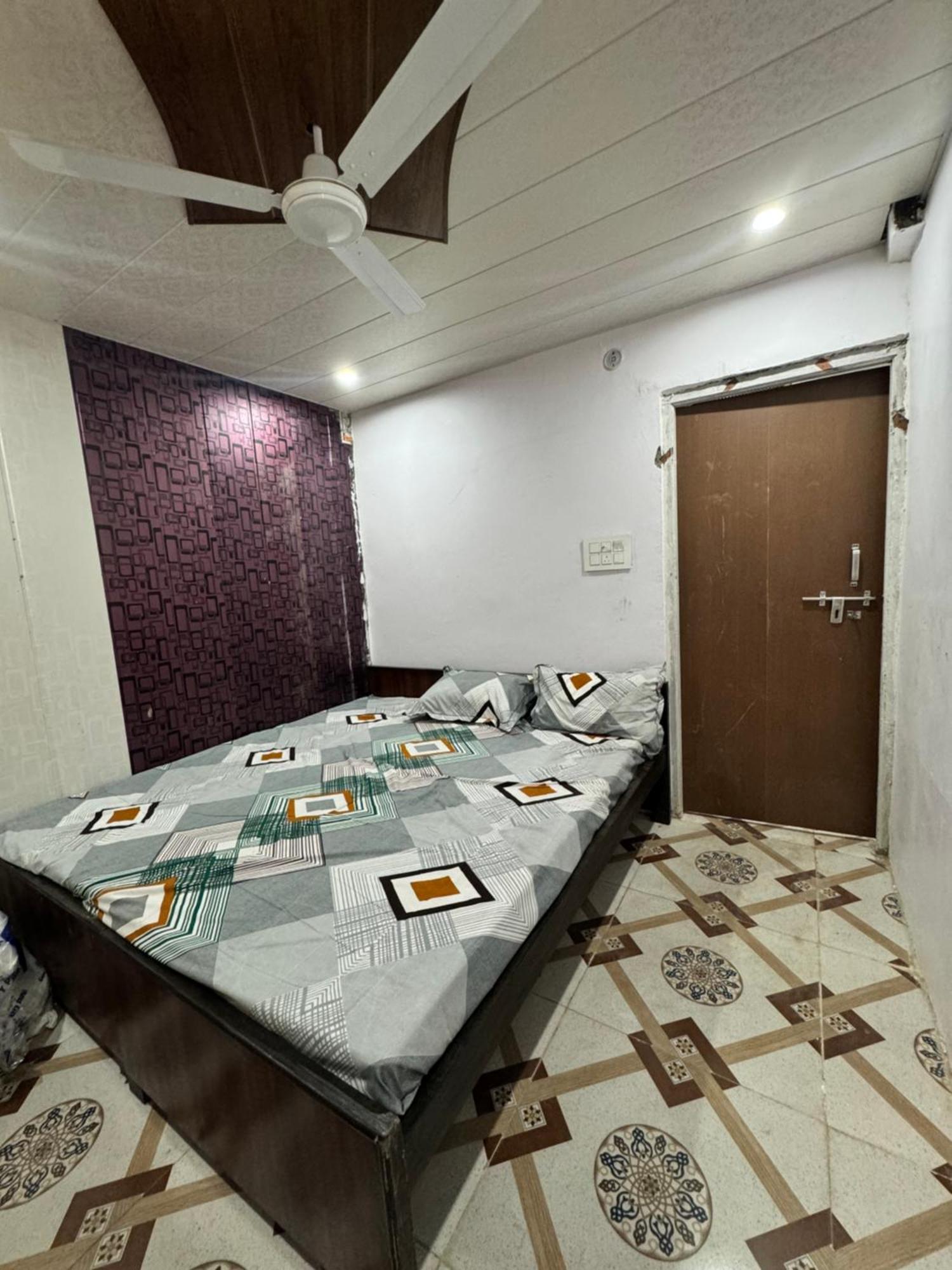 Pakhi Residency Hotel Vrindavan Bagian luar foto