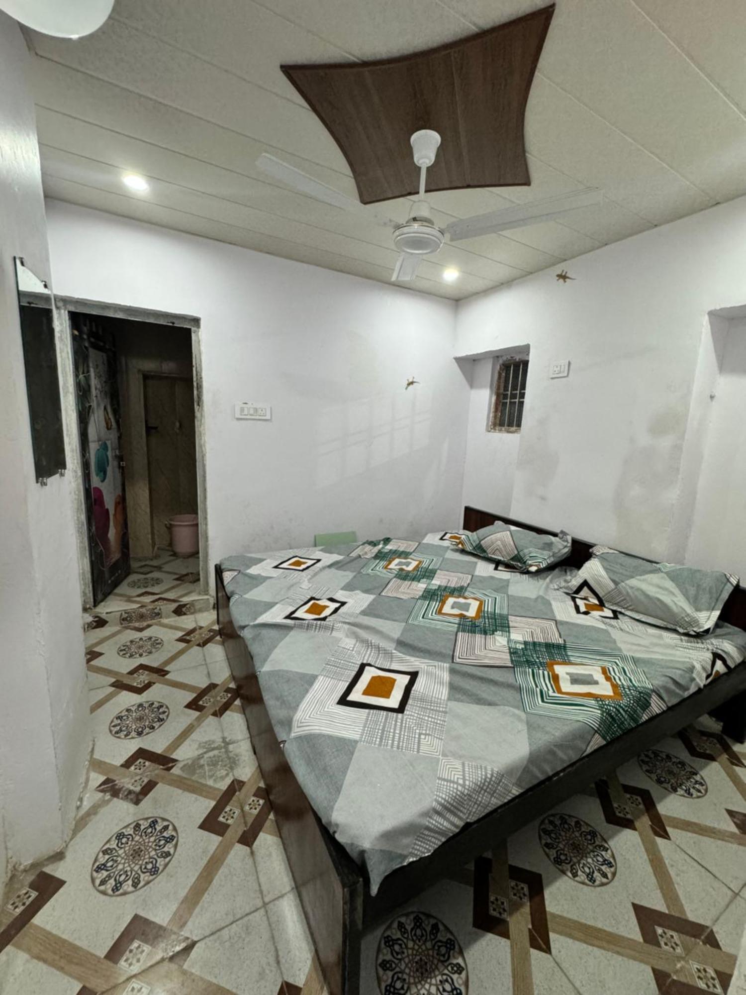 Pakhi Residency Hotel Vrindavan Bagian luar foto