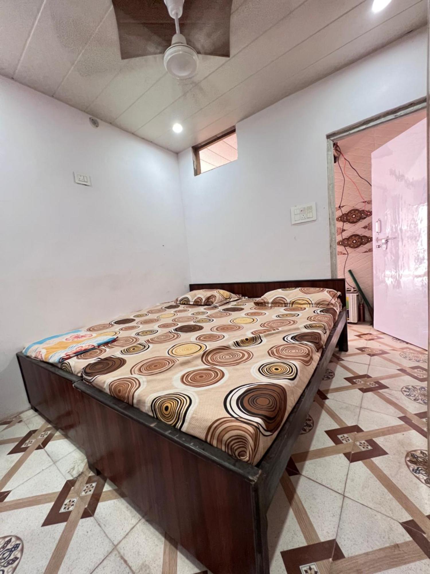 Pakhi Residency Hotel Vrindavan Bagian luar foto